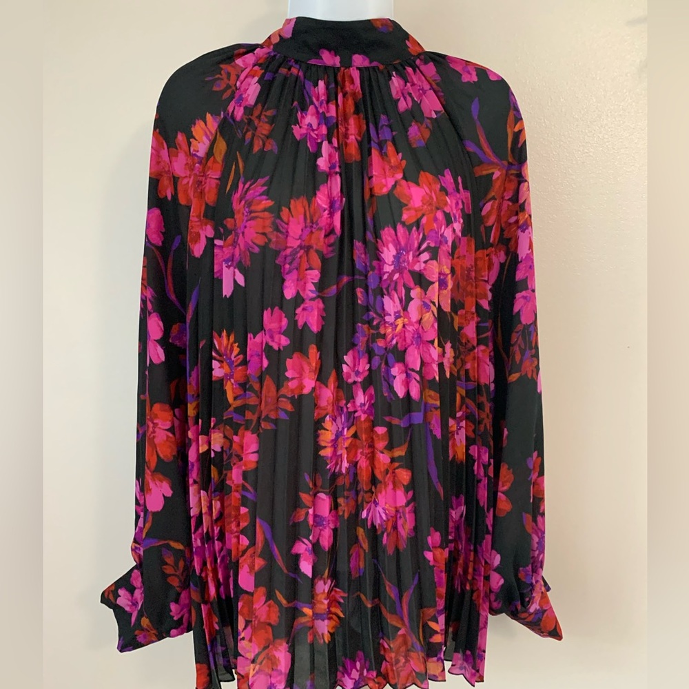 NWT Floral & Ivy Pleated Long Sleeve Blouse with Mandarin Collar